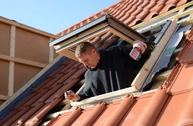 Pose de fenêtres de toit Velux à Crémarest